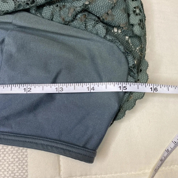 🌸Victoria Secret green lace bralette - Picture 9 of 9